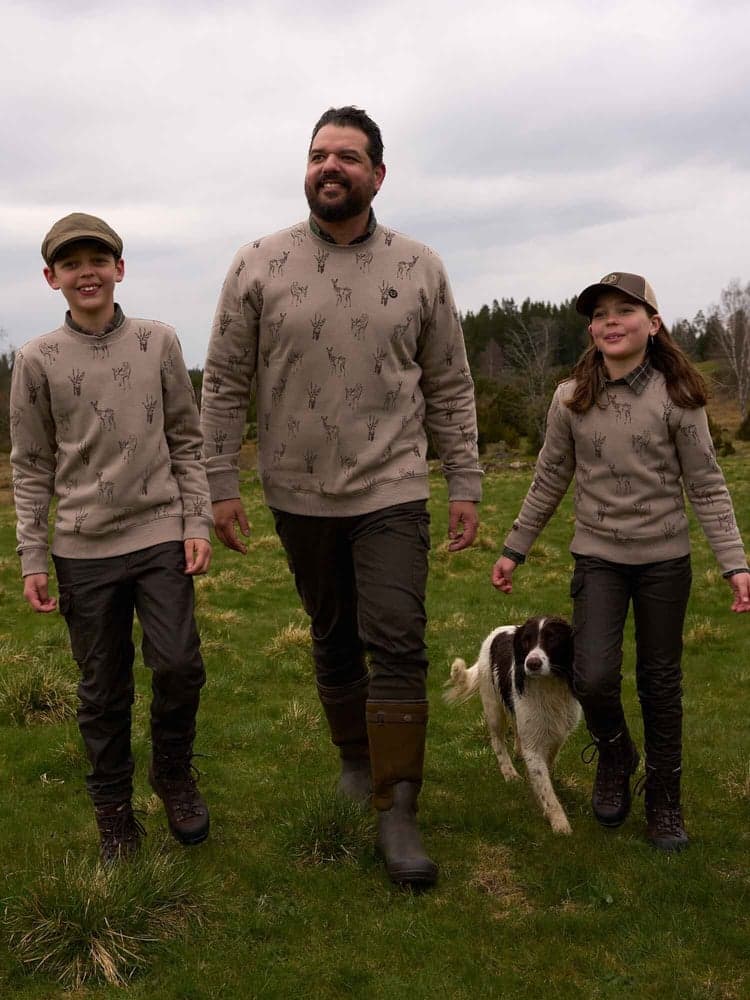 Deer Sweatshirt Men Close up Deer, view: 1